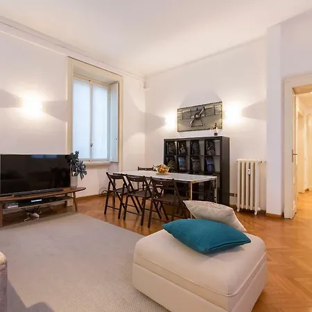 Design Ampio E Luminoso Milano