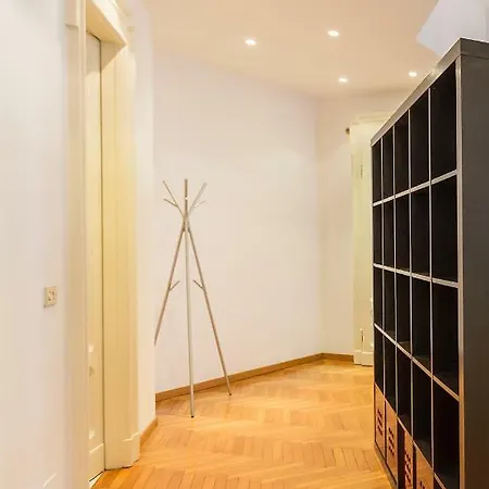 Design Ampio E Luminoso * Milan