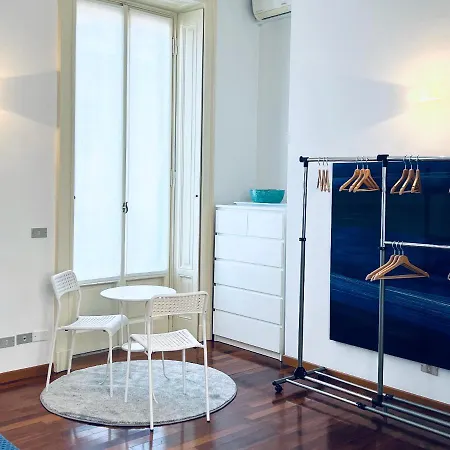 Konukevi Design Ampio E Luminoso Milano