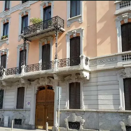 Design Ampio E Luminoso Πανσιόν